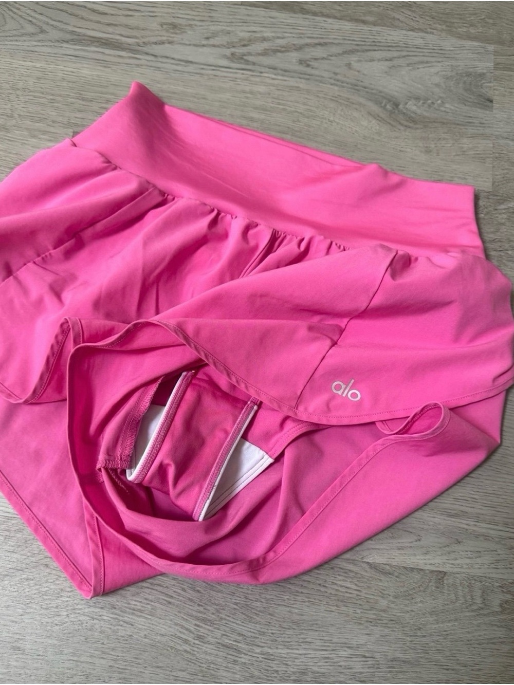 ALO Yoga Gold Medal Paradise Pink Athletic Mini Shorts XS - Picture 3 of 7